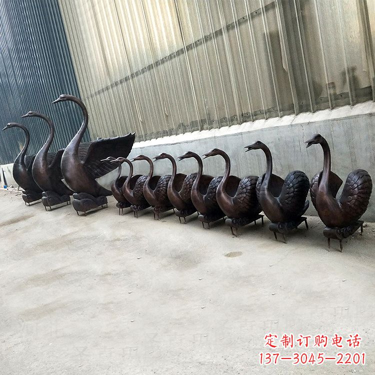 无锡精致的铜质天鹅雕塑