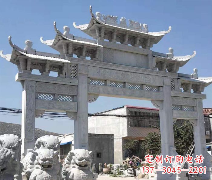 无锡村口大型石雕牌坊