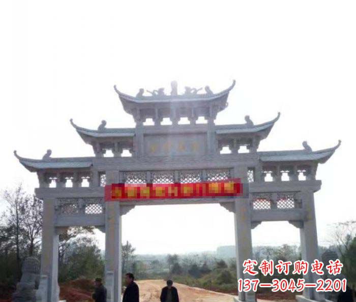 无锡三门石雕牌楼古老而精美的雕塑