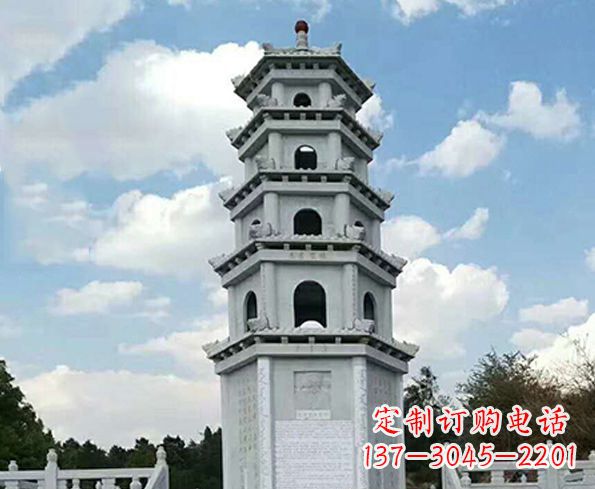 无锡神秘的宝塔雕塑