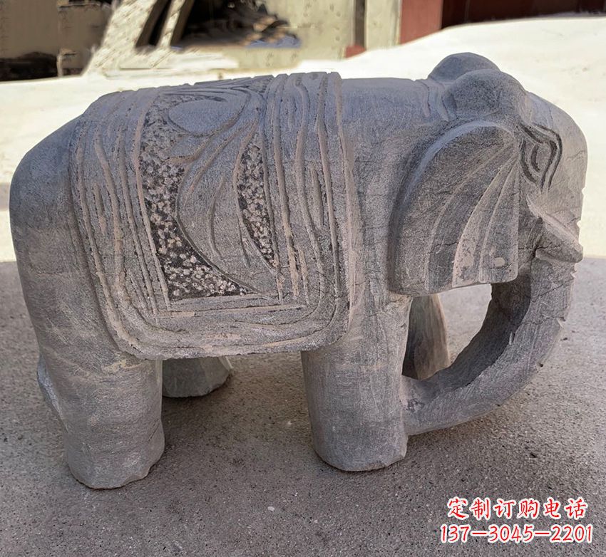 无锡优雅大象石雕