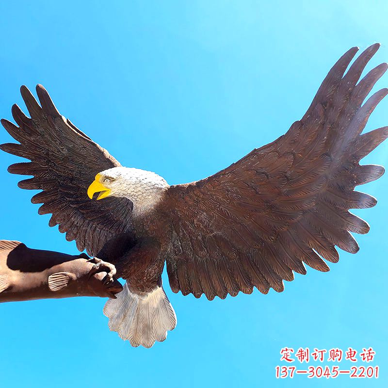 无锡精致仿真老鹰玻璃钢雕塑