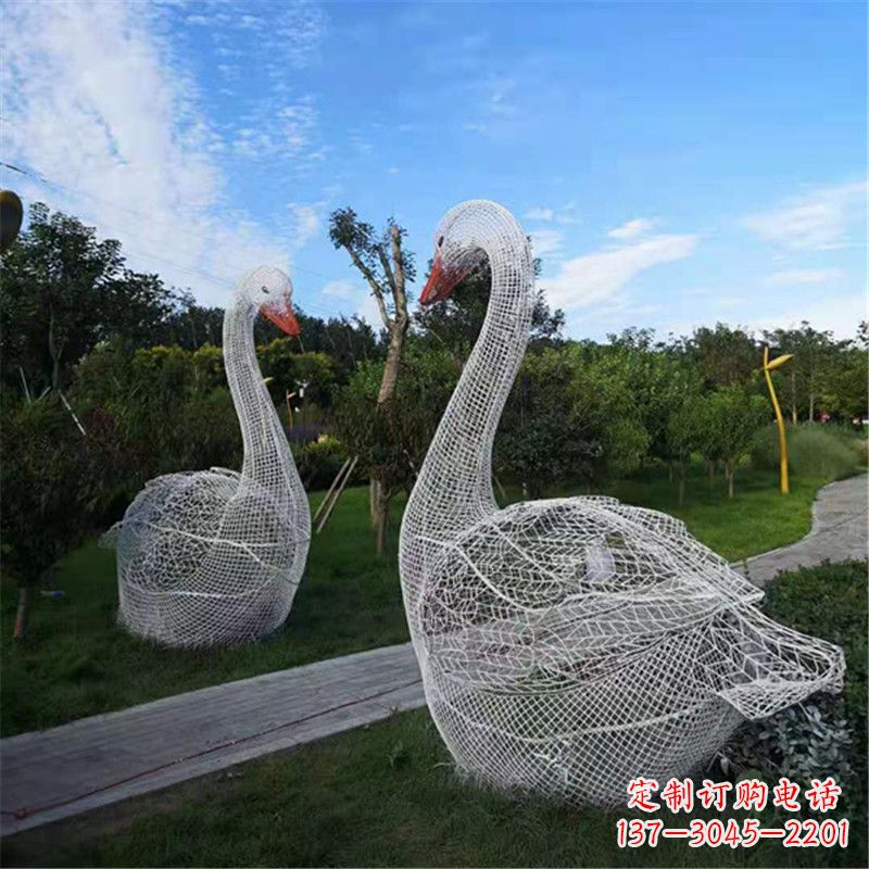 无锡大型网格天鹅景观动物雕塑摆件(天鹅爱心门)