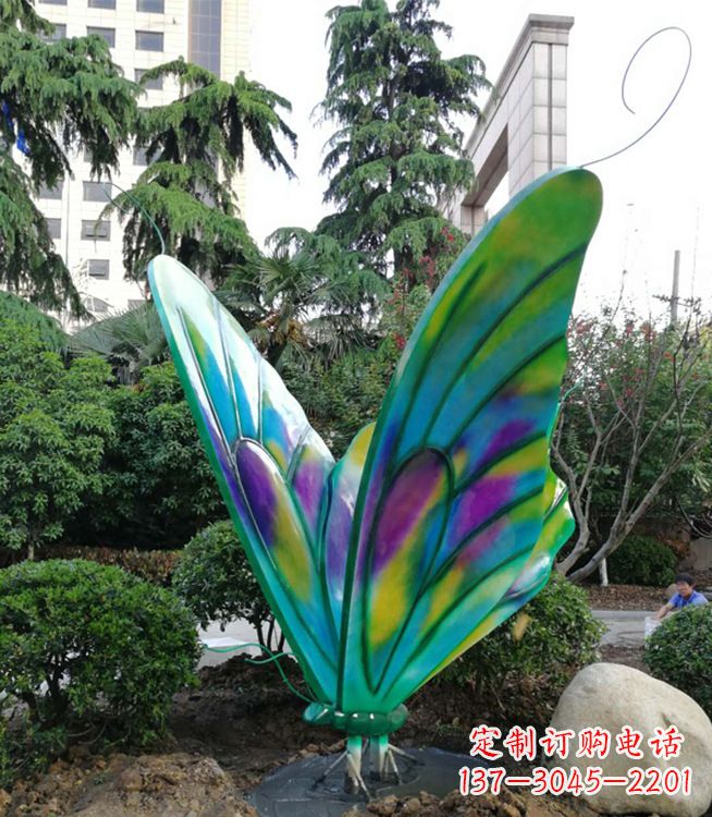 无锡华丽璀璨的蝴蝶彩绘雕塑
