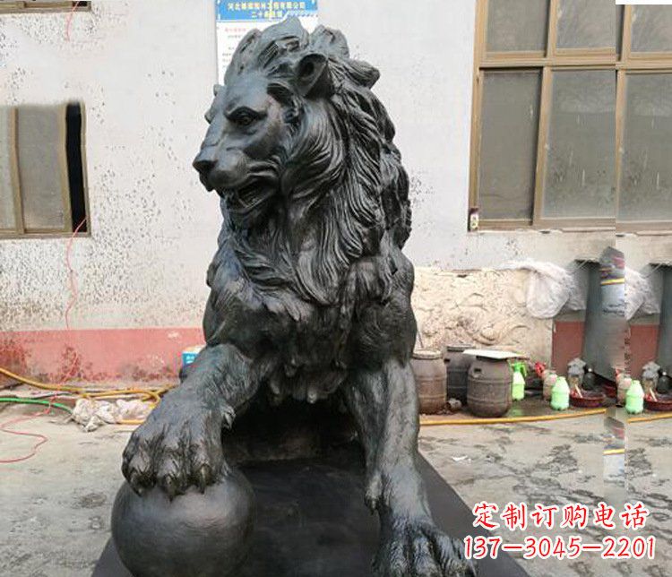 无锡高质量西方踩球狮子铜雕塑