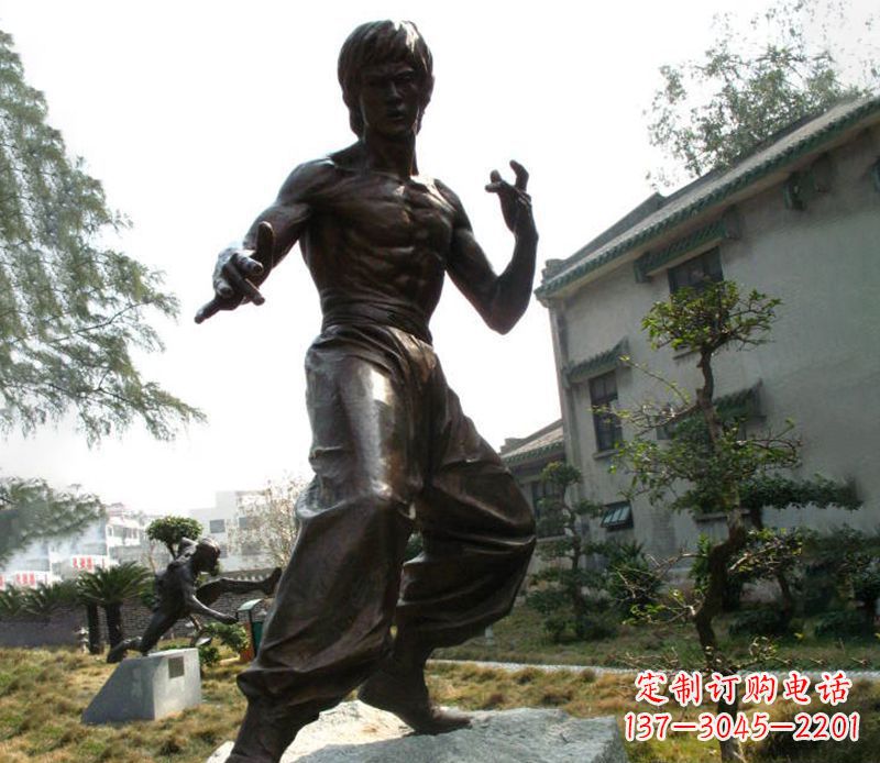 无锡传奇人物李小龙铜雕