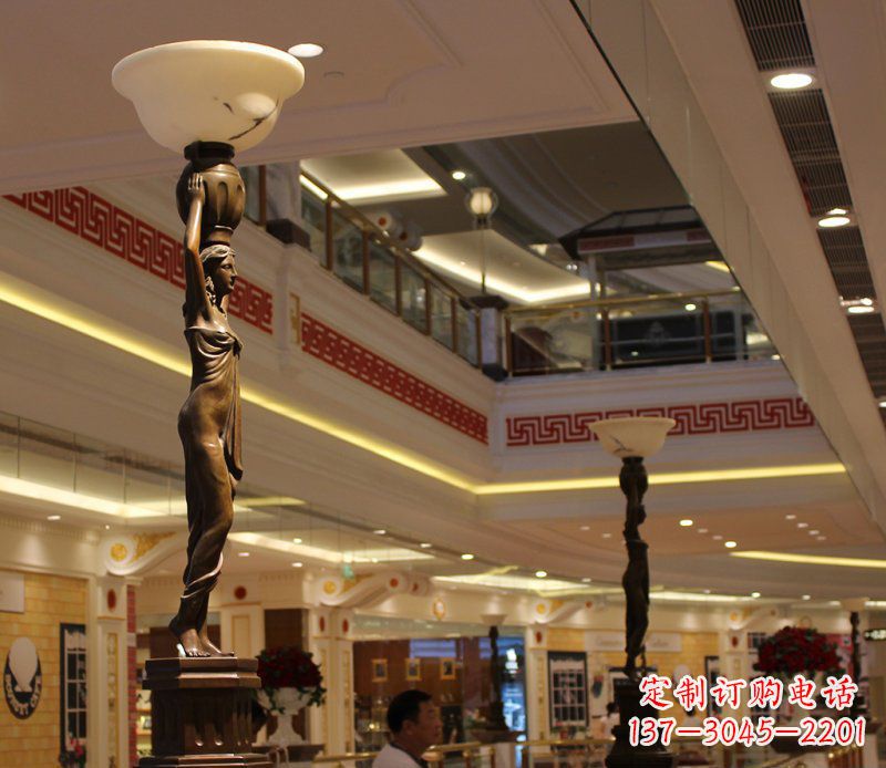 无锡高端玻璃钢仿铜雕塑——女人雕塑