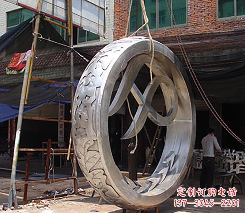 无锡精致环形不锈钢景观雕塑