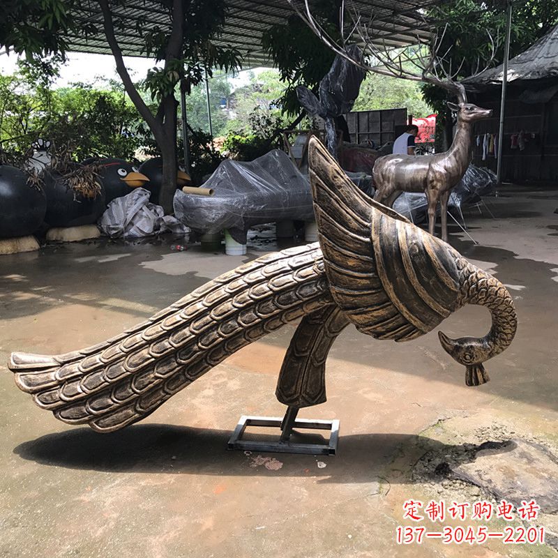 无锡仿铜玻璃钢定制孔雀雕塑