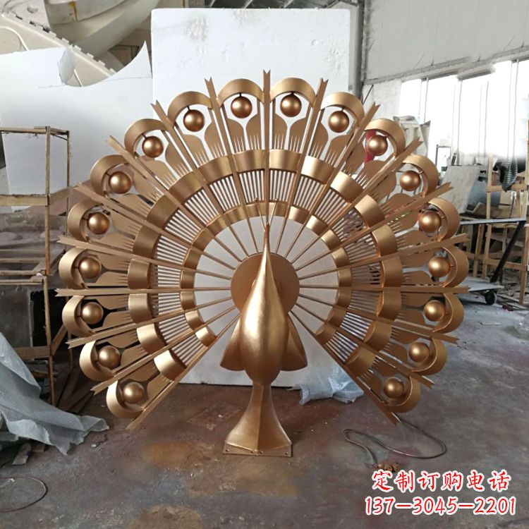无锡精致而又经典的仿铜色不锈钢孔雀雕塑
