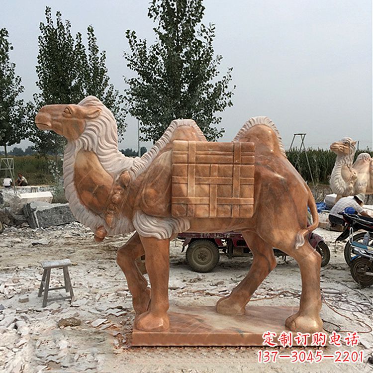 无锡负重骆驼雕塑—晚霞之红