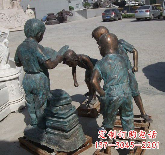 无锡童话般的梦幻小孩铜雕塑