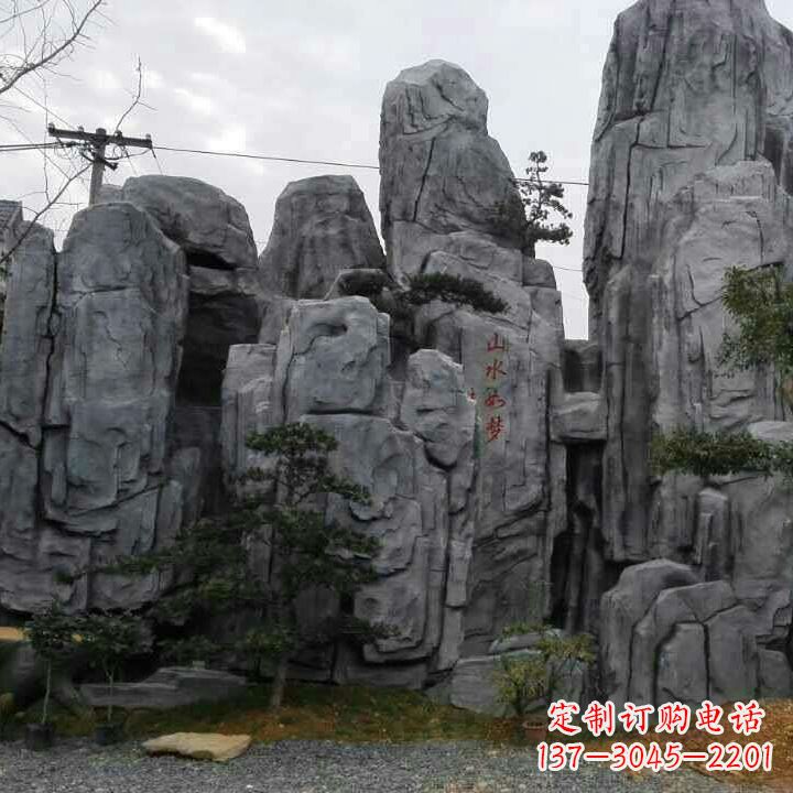 无锡GRC塑石假山雕塑--营造一片芳草如茵的大自然风景