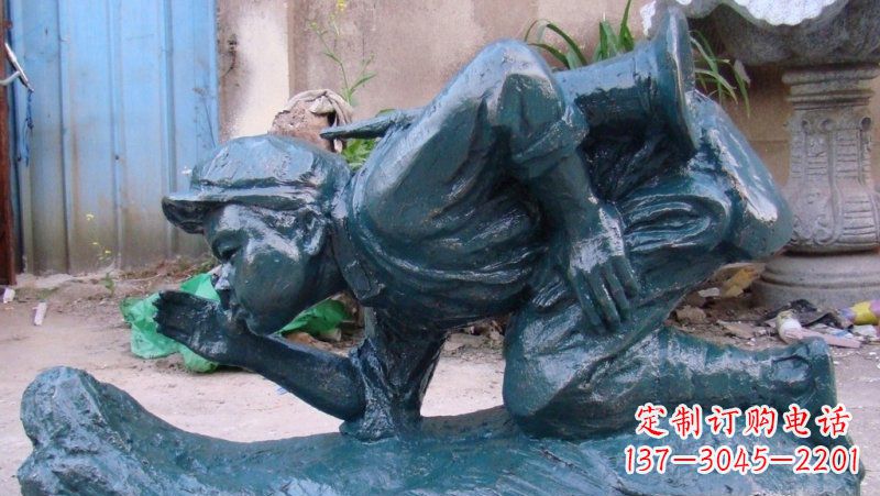 无锡传统文化符号——小红军冲锋号雕塑