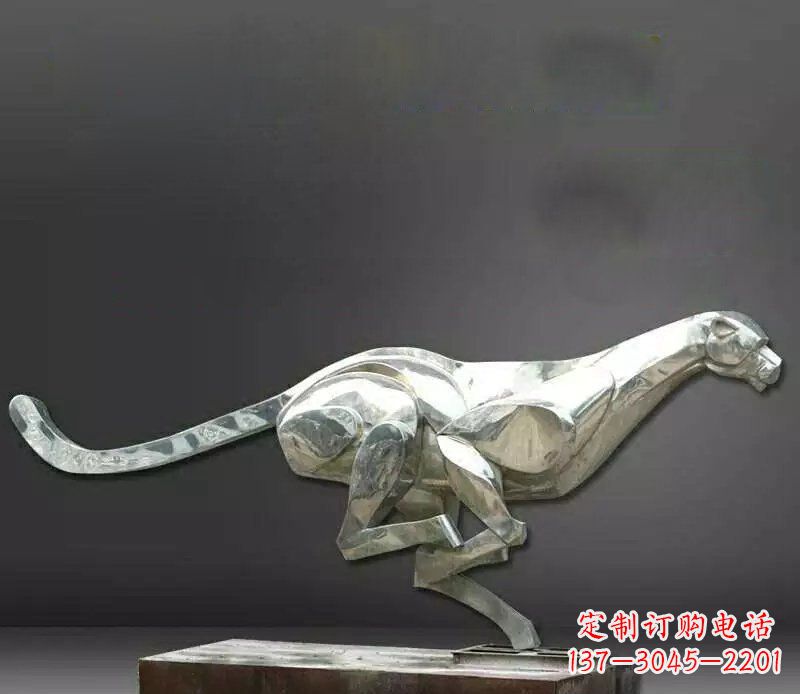 无锡公园不锈钢奔跑的豹子动物雕塑