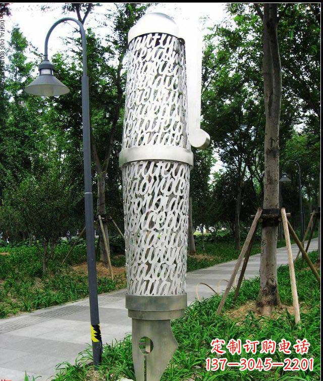 无锡公园和空间绚丽抽象钢笔雕塑
