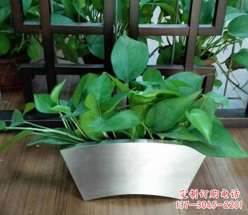 无锡高质量不锈钢花盆雕塑,享受自然完美烘托