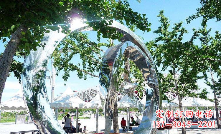 无锡高端实木不锈钢镀层圆环雕塑