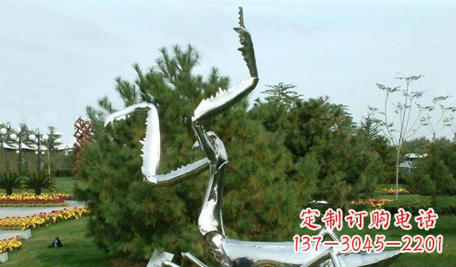 无锡不锈钢螳螂雕塑
