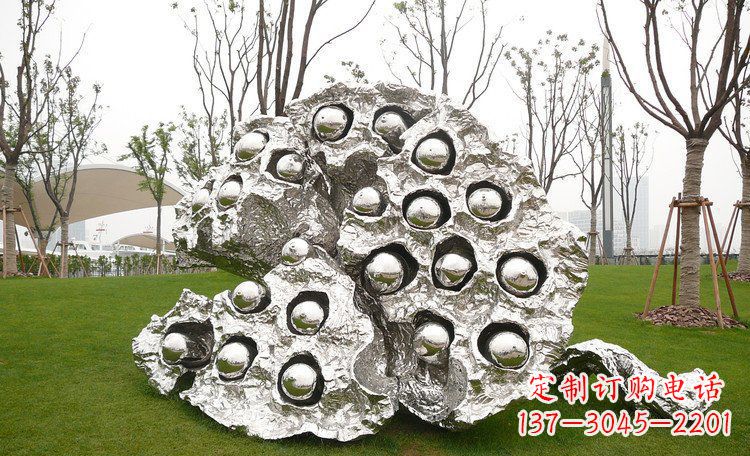 无锡不锈钢莲蓬雕塑浓缩东方文化的美感