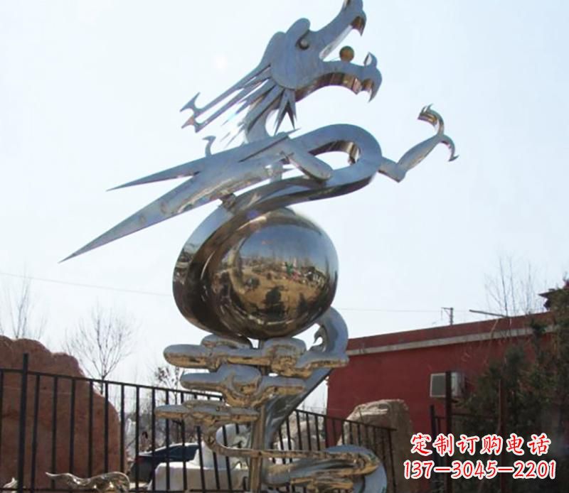 无锡传统与现代完美结合的青铜龙雕塑