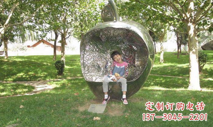 无锡精致雕刻不锈钢苹果座椅雕塑