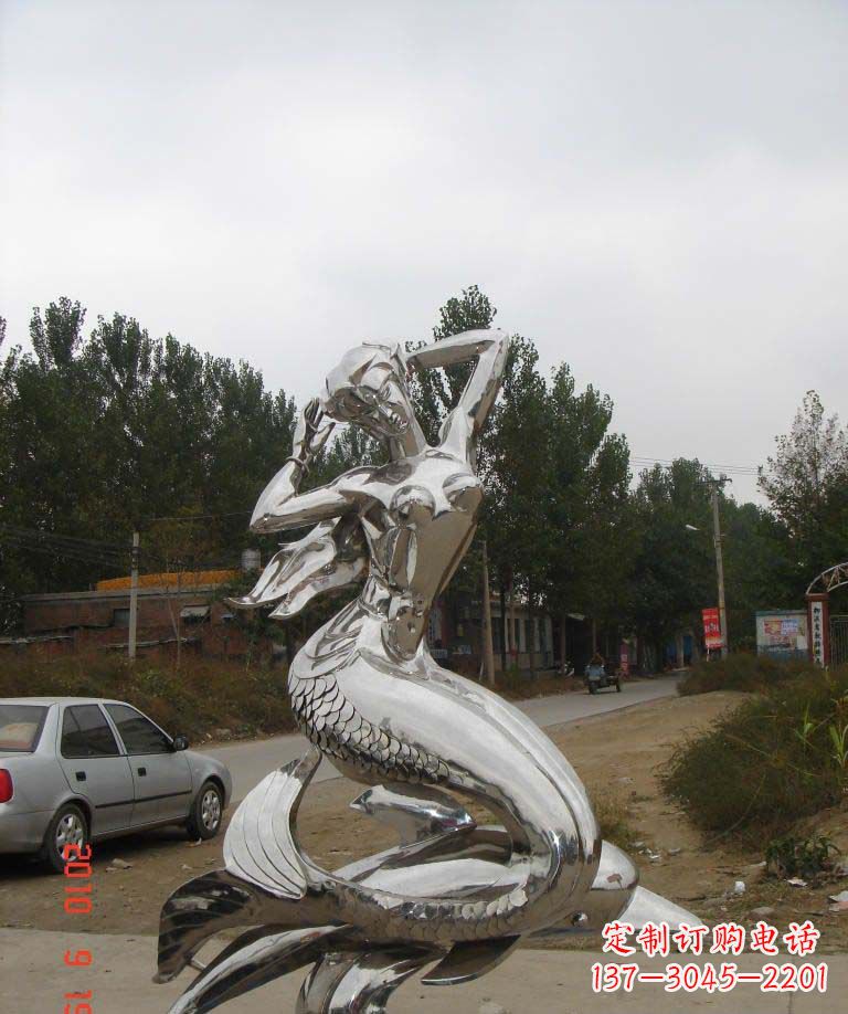 无锡引人入胜的海豚雕塑