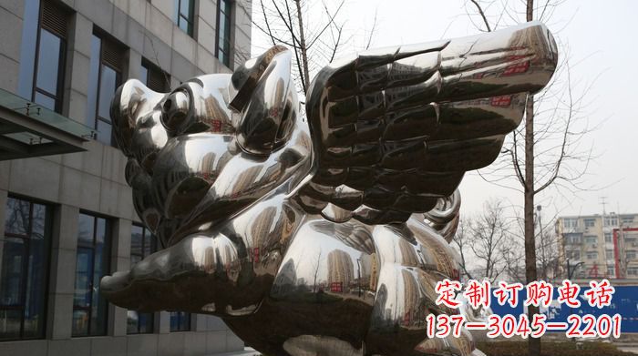 无锡精美不锈钢大翅膀猪景观雕塑