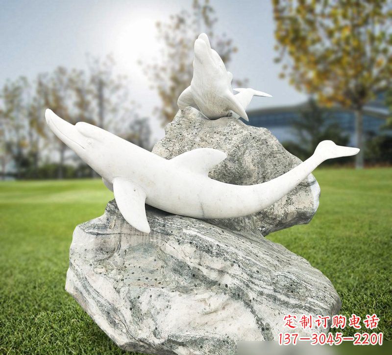 无锡公园草白玉海豚石雕