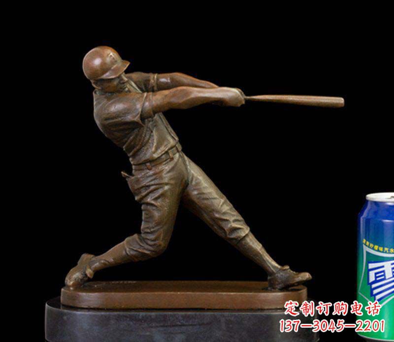 无锡公园打棒球的人物铜雕