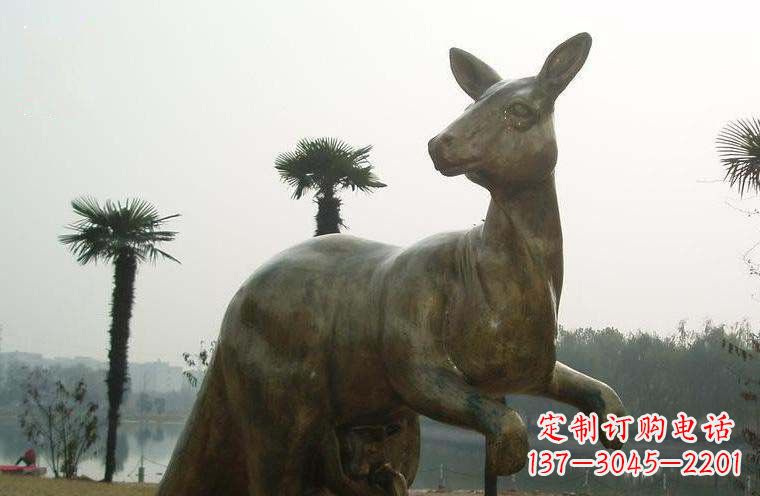 无锡高贵雅致的袋鼠铜雕
