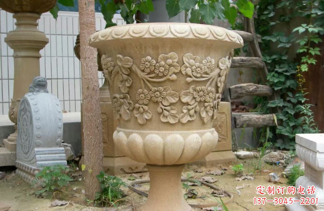无锡精美大理石花盆雕塑