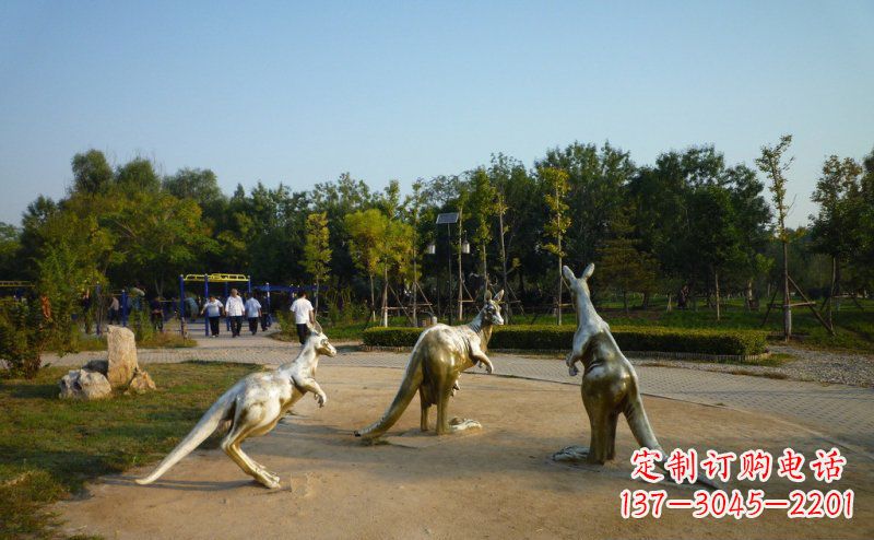 无锡公园袋鼠动物铜雕 (3)