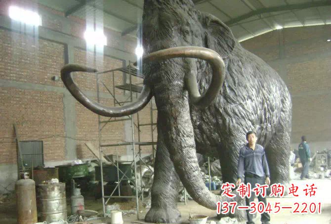 无锡铜雕动物雕塑精美大气的长毛象雕塑