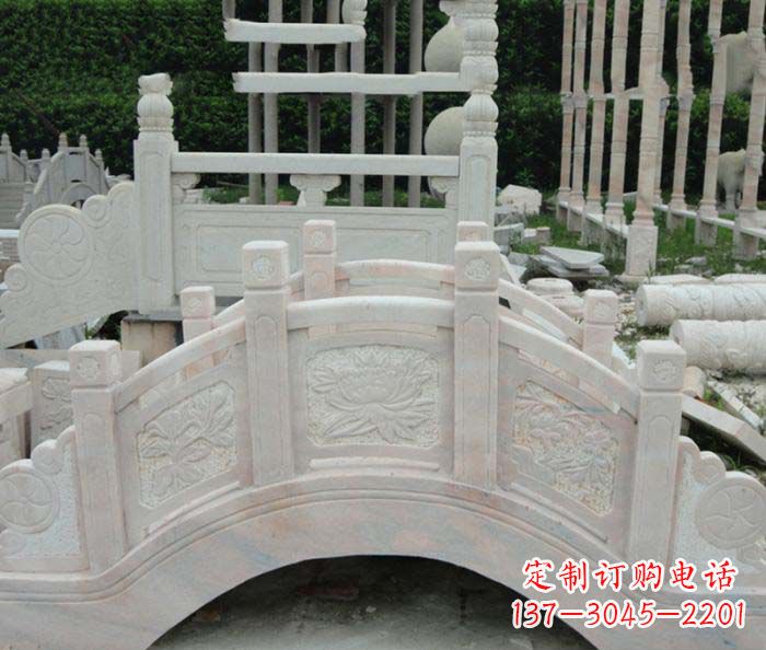 无锡红石拱桥雕塑