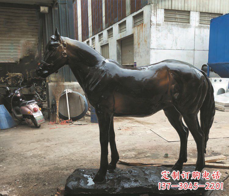 无锡玻璃钢仿铜雕塑栩栩如生的飞奔骏马