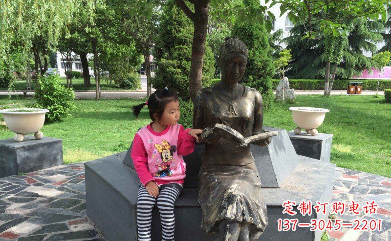 无锡优雅可爱的女孩铜雕