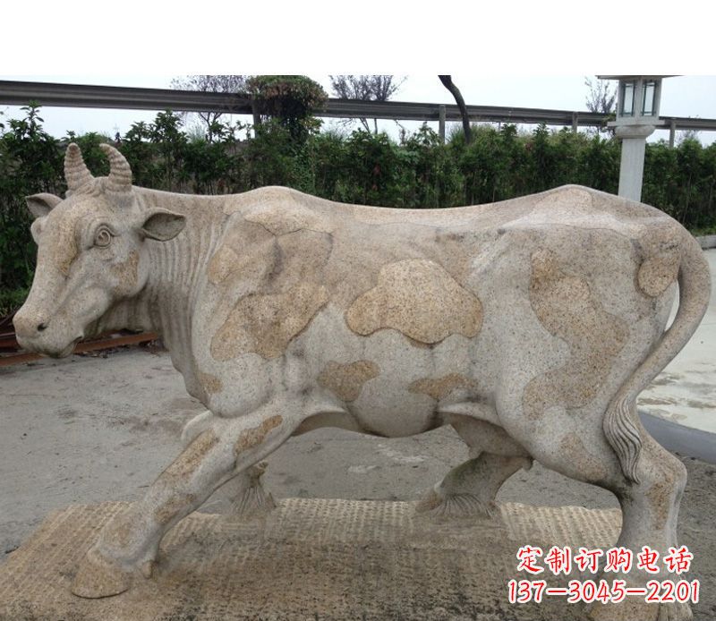 无锡中领雕塑精美绝伦的奶牛石雕