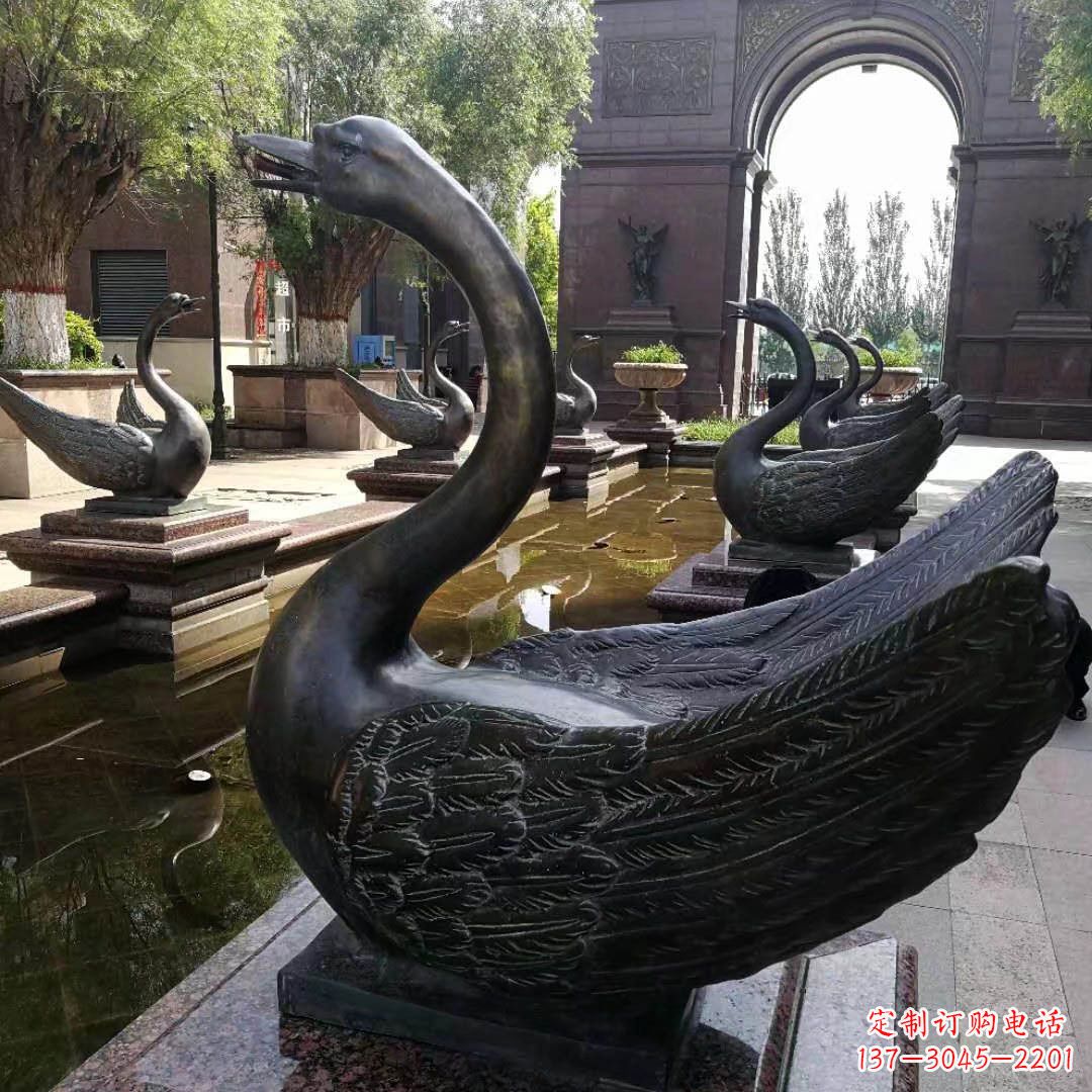 无锡公园喷水天鹅铜雕