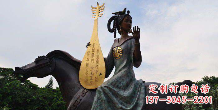 无锡传统风情,精美古典的琵琶女铜雕