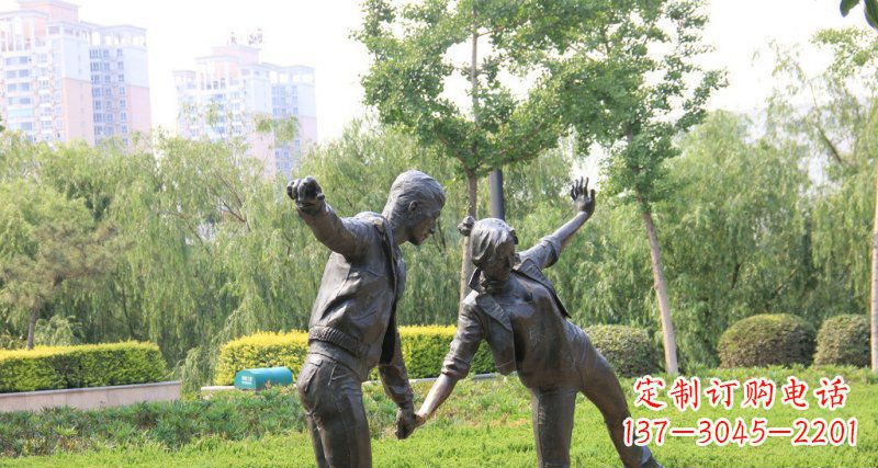 无锡爱情铸就的浪漫情侣雕塑