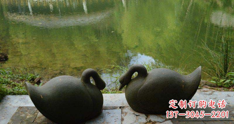 无锡高雅优美的天鹅铜雕