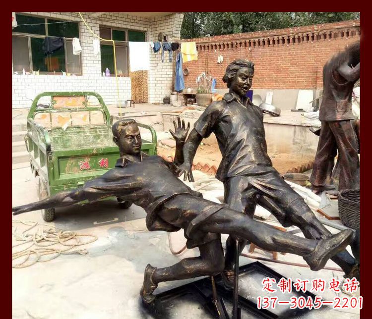 无锡足球迷必备,象征性的足球雕塑