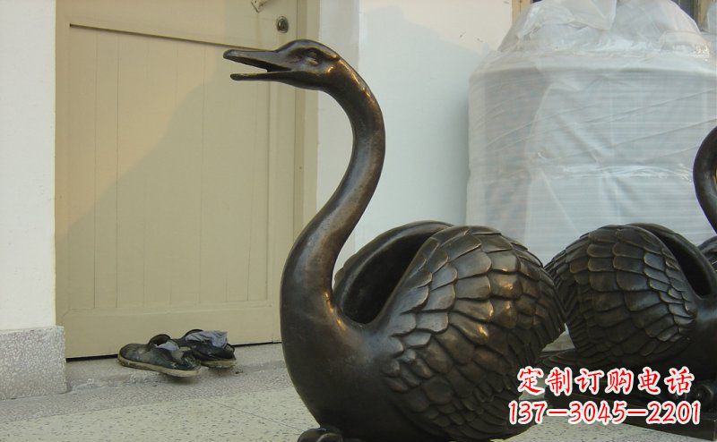 无锡绝美铜板雕刻天鹅雕塑