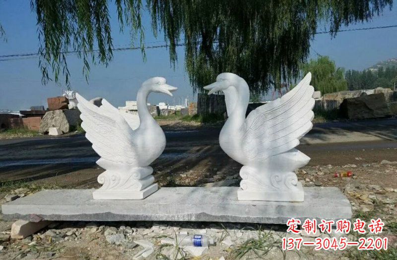 无锡浪漫传情——中领雕塑定制天鹅石雕
