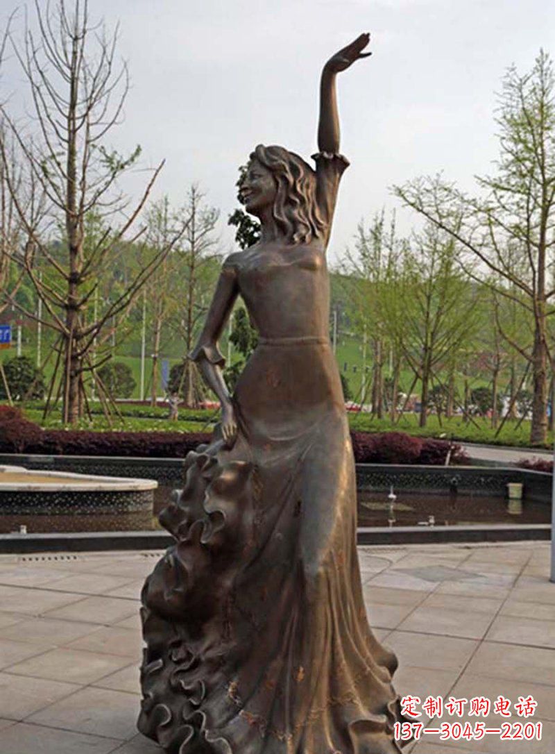 无锡公园跳舞的女孩人物铜雕