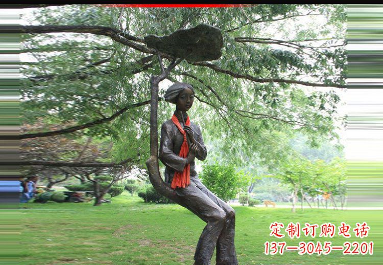 无锡可爱迷人的美女雕塑