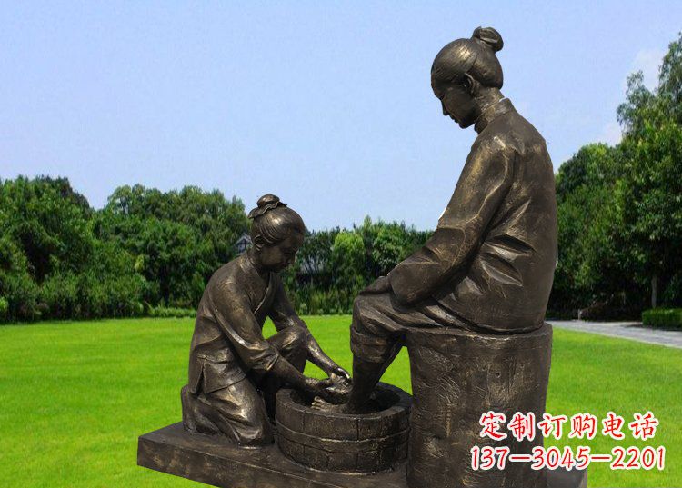 无锡浓浓爱意的母爱,定制青铜铸造的母亲雕塑