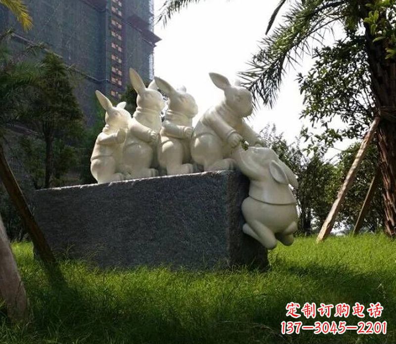 无锡中领雕塑精美兔子石雕