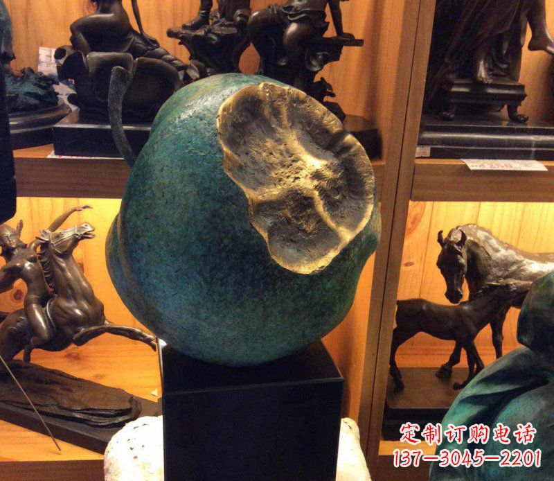 无锡铜质可爱苹果雕塑